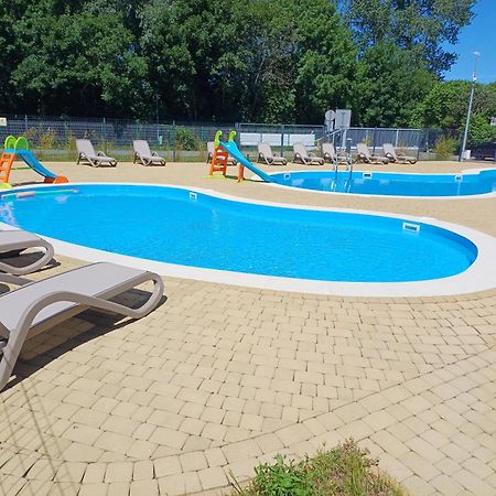 Horyzont Apartamenty- 50M Od Morza!!!Apartamenty Prywatne W Family Dominikana- Self Check In سيانوزيتي المظهر الخارجي الصورة